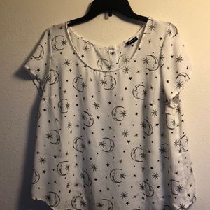 Cute bottom down back blouse